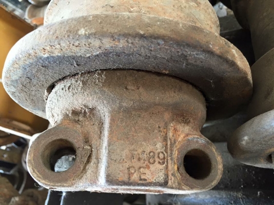 โรลเลอร์รถขุด CAT 312 เก่าญี่ปุ่น ราคา 2,000 บาท โรลเลอร์รถขุด CAT 312 เก่าญี่ปุ่น ราคา 2,000 บาท