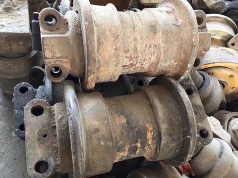 โรลเลอร์รถขุด CAT 312 เก่าญี่ปุ่น ราคา 2,000 บาท โรลเลอร์รถขุด CAT 312 เก่าญี่ปุ่น ราคา 2,000 บาท