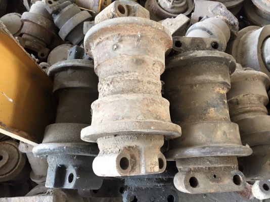 โรลเลอร์รถขุด CAT 312 เก่าญี่ปุ่น ราคา 2,000 บาท โรลเลอร์รถขุด CAT 312 เก่าญี่ปุ่น ราคา 2,000 บาท