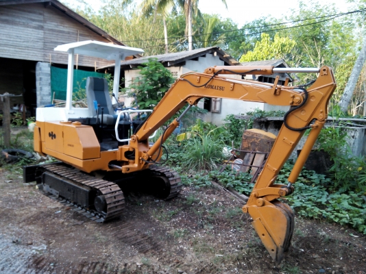 ขายรถแบคโฮ KOMATSU PC10-6 ราคา 250000