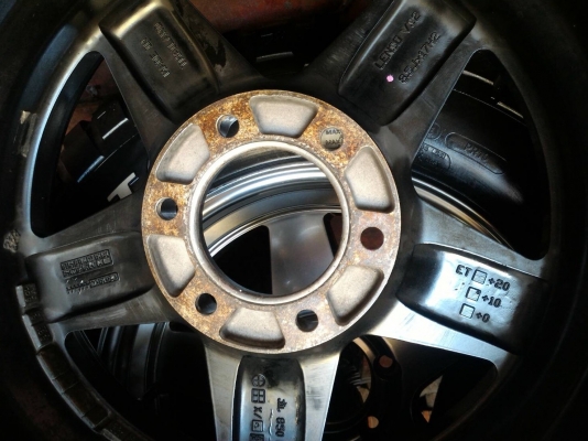 ขายยาง BF KM2 265 x 70 x 17 พร้อมล้อลาย Bradley ขายยาง BF KM2 265 x 70 x 17 พร้อมล้อลาย Bradley