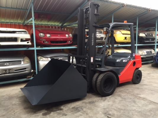 ขายรถโฟลคลิฟท์ ( รุ่นใหม่ล่าสุด ) TOYOTA 8FD20 ,เครื่องยนต์ดีเซล  3Z ,เสายกสูง 4 เมตร ,งาปรับคว่ำ-หงาย , รถนำเข้าจากญี่ปุ่น 100\% พร้อมปุ้งกี๋แท้จากญี่ปุ่น