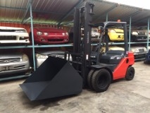 ขายรถโฟลคลิฟท์ ( รุ่นใหม่ล่าสุด ) TOYOTA 8FD20 ,เครื่องยนต์ดีเซล  3Z ,เสายกสูง 4 เมตร ,งาปรับคว่ำ-หงาย , รถนำเข้าจากญี่ปุ่น 100\% พร้อมปุ้งกี๋แท้จากญี่ปุ่น