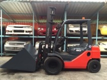 ขายรถโฟลคลิฟท์ ( รุ่นใหม่ล่าสุด ) TOYOTA 8FD20 ,เครื่องยนต์ดีเซล  3Z ,เสายกสูง 4 เมตร ,งาปรับคว่ำ-หงาย , รถนำเข้าจากญี่ปุ่น 100\% พร้อมปุ้งกี๋แท้จากญี่ปุ่น