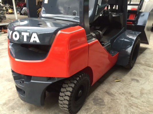 ขายรถโฟลคลิฟท์ ( รุ่นใหม่ล่าสุด ) TOYOTA 8FD20 ,เครื่องยนต์ดีเซล  3Z ,เสายกสูง 4 เมตร ,งาปรับคว่ำ-หงาย , รถนำเข้าจากญี่ปุ่น 100\% พร้อมปุ้งกี๋แท้จากญี่ปุ่น