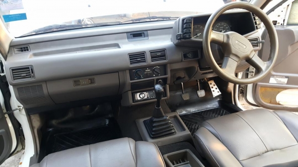 ขายอีซูซุ เครื่อง 2500 ดีเซล 4 ประตู พวงมาลัยพาวเวอร์ รถสวยพร้อมใช้