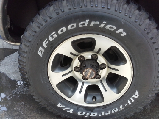 ขายแม็ก15 นิ้วพร้อมยาง bf เบอร์ 30 นิ้วปี 10