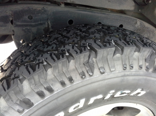 ขายแม็ก15 นิ้วพร้อมยาง bf เบอร์ 30 นิ้วปี 10