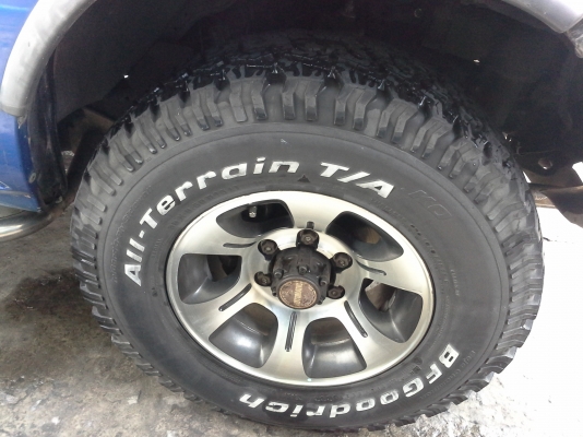 ขายแม็ก15 นิ้วพร้อมยาง bf เบอร์ 30 นิ้วปี 10