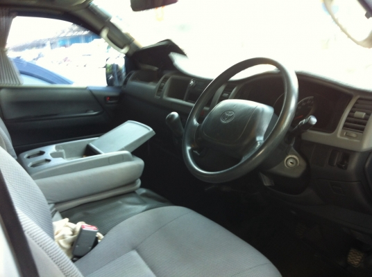 ขาย  590000 บาทรถตู้ ปี 2008  เดิม เอกสารพร้อมโอน