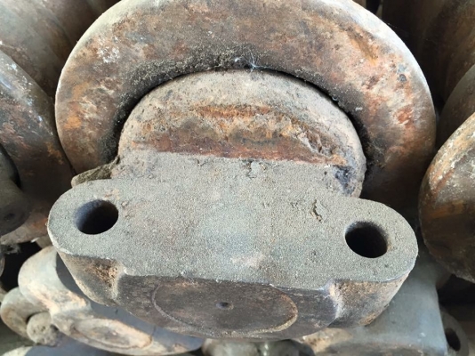 โรลเลอร์รถขุด kobelco sk05 เก่าญี่ปุ่น ราคา 2,000 บาท โรลเลอร์รถขุด kobelco sk05 เก่าญี่ปุ่น ราคา 2,000 บาท