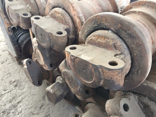 โรลเลอร์รถขุด kobelco sk05 เก่าญี่ปุ่น ราคา 2,000 บาท โรลเลอร์รถขุด kobelco sk05 เก่าญี่ปุ่น ราคา 2,000 บาท