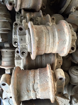 โรลเลอร์รถขุด kobelco sk60-5 เก่าเช็คนอกญี่ปุ่น ราคา 2,000 บาท