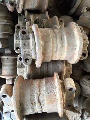 โรลเลอร์รถขุด kobelco sk60-5 เก่าเช็คนอกญี่ปุ่น ราคา 2,000 บาท