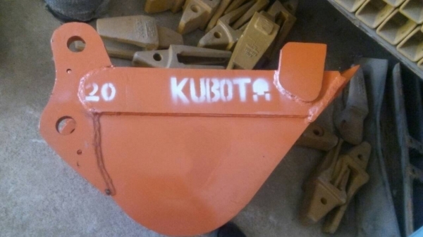 รับสั่งทำและขายบุ้งกี้ปากแคบสำหรับวางท่อปะปา รถแมคโคเล็ก. โคมัสสุ คุโบต้า ยันม่าร์ ทุกรุ่น   ขนาดความกว้าง 20-25-30 ซม รับประกันความแข็งแรง