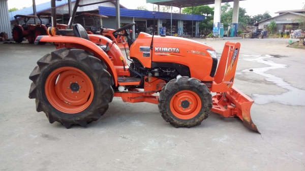 ขาย36แรงรถไร่สภาพเยี่ยม ไร้สนิม  สวยสุด พร้อมอุปกรณ์หน้าหลัง