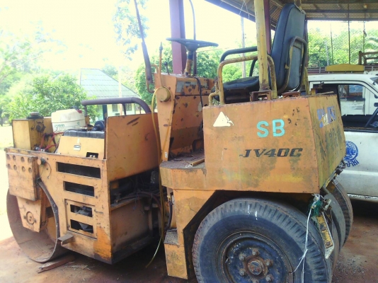 ขายรถบด KOMATSU JV40C ขนาด 4 ตันสั่นสะเทือน เพลาเดี่ยว ไม่มีเอกสาร ราคา 150000