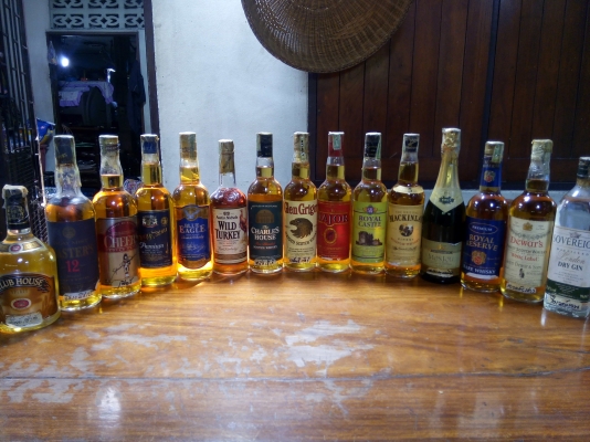 ขายเหล้าเก่า เลิกสะสมจำนวน 100 ขวด