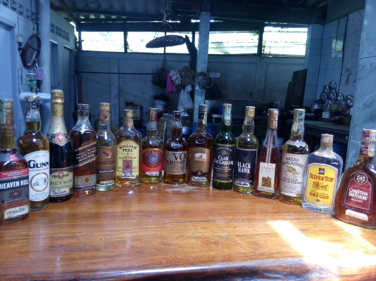 ขายเหล้าเก่า เลิกสะสมจำนวน 100 ขวด