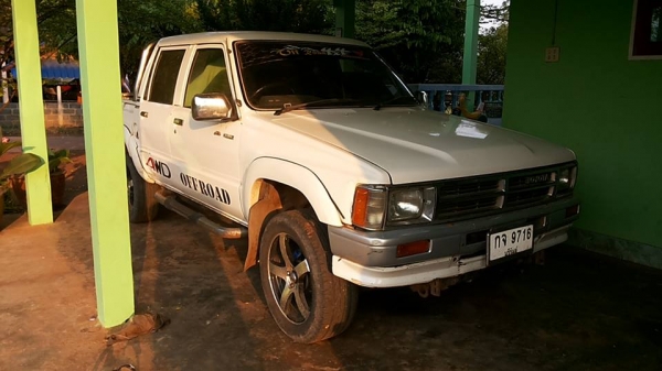 **90,000 บ.ต่อรอง/// รถกระบะ4ประตู TOYOTA HILUX HERO 2.45D 4ประตู ปี33 (ขับ2) เครื่อง/เกียร์ เดิม แน่น แรง ช่วงล่างแน่น คัสซีสวยกริ้ป ภายในเก๋งดี ไม่ผุ พ.พาวเวอร์ แอร์มีระบบ แต่งยกสูง ล้อแม็กสวย ยางดี บอดี้ดี ทรงสวย สีสันได้ พร้อมใช้ เล่มฯภาษีเต็ม **ขาย T