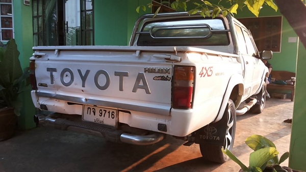 **90,000 บ.ต่อรอง/// รถกระบะ4ประตู TOYOTA HILUX HERO 2.45D 4ประตู ปี33 (ขับ2) เครื่อง/เกียร์ เดิม แน่น แรง ช่วงล่างแน่น คัสซีสวยกริ้ป ภายในเก๋งดี ไม่ผุ พ.พาวเวอร์ แอร์มีระบบ แต่งยกสูง ล้อแม็กสวย ยางดี บอดี้ดี ทรงสวย สีสันได้ พร้อมใช้ เล่มฯภาษีเต็ม **ขาย T