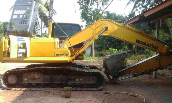 KOMATSU PC 160-8LC