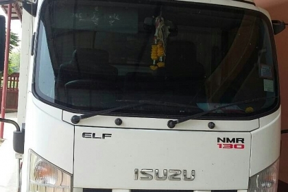 หกล้อ อีซูชุ NMR130ปี54ช่วงยาว4.30ม บรรทุกตู้แห้ง สภาพนางฟ้าสวยจัดบางเดิมทั้งคัน ทะเบียนพร้อมโอน