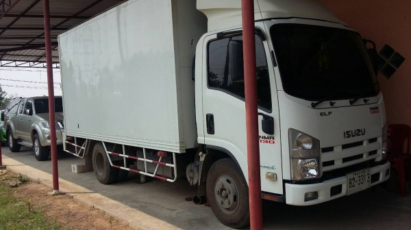 หกล้อ อีซูชุ NMR130ปี54ช่วงยาว4.30ม บรรทุกตู้แห้ง สภาพนางฟ้าสวยจัดบางเดิมทั้งคัน ทะเบียนพร้อมโอน