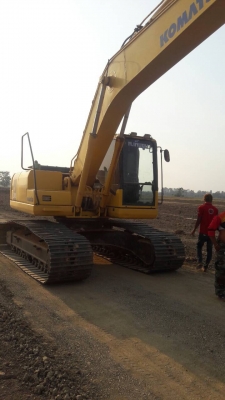 ขายรถแบคโฮ KOMATSU PC200-7 เอกสารใบแจ้งจำหน่าย 11000 ชม.ราคา 2100000