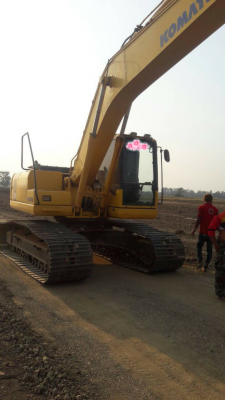 ขายรถแบคโฮ KOMATSU PC200-7 เอกสารใบแจ้งจำหน่าย 11000 ชม.ราคา 2100000