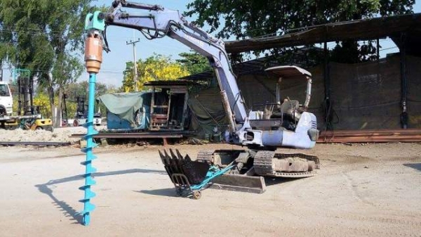 รถเจาะดิน HITACHI EX40 พิเศษแถมสว่านเจาะดิน พร้อมบุ้งกี๋