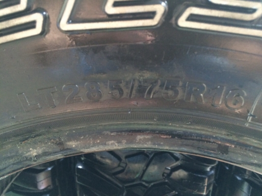 ยาง mud deestone 285/75/16 ปี 11 ยาง mud deestone 285/75/16 ปี 11