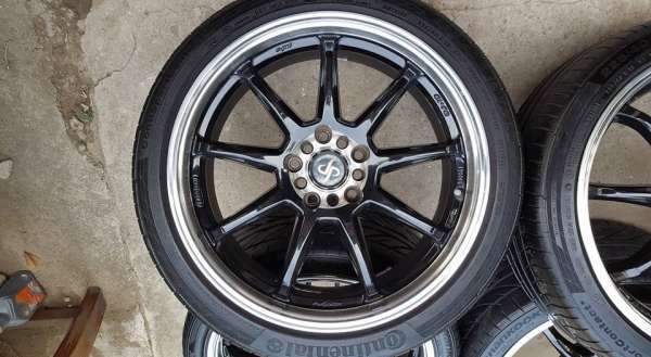 ขายล้อแม็กพร้อมยางขอบ18 4ล้อ ราคา 8,800 บาท