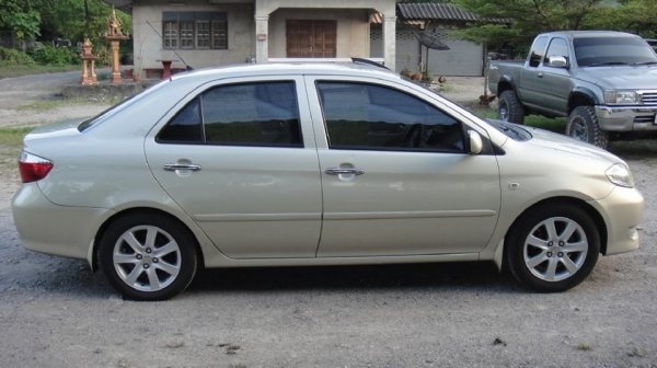 TOYOTA SOLUNA VIOS 1.5 S (ABS +AIRBAG) ตัวท็อปสุด Airbag Abs. ล้อแม็ก เบาะหนังแท้โรงงาน ไมล์ดิจิตอล เกียร์ออโต้ กุญแจรีโมทย์ ขับดี เครื่องช่วงล่างดี สีบาง คานหน้าเดิมTel 0862691888 หรือ 0864747394 สุราษฎร์-ขาย175,000