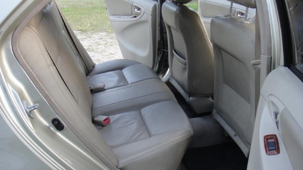 TOYOTA SOLUNA VIOS 1.5 S (ABS +AIRBAG) ตัวท็อปสุด Airbag Abs. ล้อแม็ก เบาะหนังแท้โรงงาน ไมล์ดิจิตอล เกียร์ออโต้ กุญแจรีโมทย์ ขับดี เครื่องช่วงล่างดี สีบาง คานหน้าเดิมTel 0862691888 หรือ 0864747394 สุราษฎร์-ขาย175,000