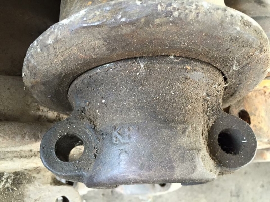 โรลเลอร์นถขุด kobelco sk200-3 เก่าญี่ปุ่น ราคา 2,000 บาท โรลเลอร์นถขุด kobelco sk200-3 เก่าญี่ปุ่น ราคา 2,000 บาท