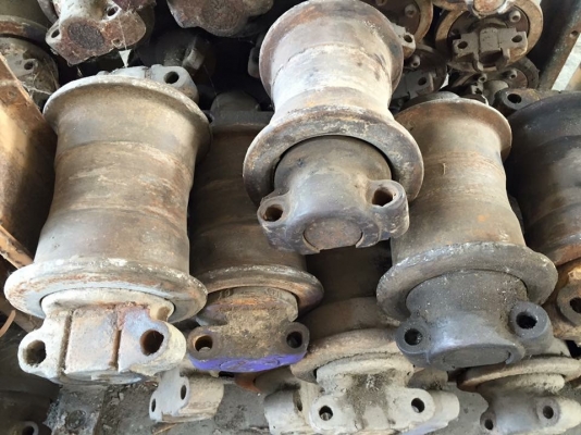 โรลเลอร์นถขุด kobelco sk200-3 เก่าญี่ปุ่น ราคา 2,000 บาท โรลเลอร์นถขุด kobelco sk200-3 เก่าญี่ปุ่น ราคา 2,000 บาท