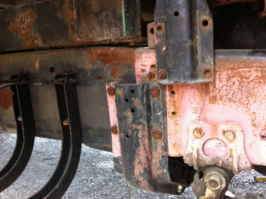 ขายฮีโน่ 3H เพลาเดียว เครื่อง HO7D 195 ตามสภาพ รถขับไม่ได้เพราะอุปกรณ์ต่างๆ ไม่ได้ประกอบ