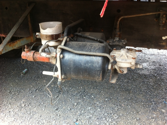 ขายฮีโน่ 3H เพลาเดียว เครื่อง HO7D 195 ตามสภาพ รถขับไม่ได้เพราะอุปกรณ์ต่างๆ ไม่ได้ประกอบ