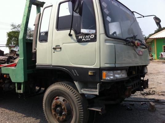 ขายฮีโน่ 3H เพลาเดียว เครื่อง HO7D 195 ตามสภาพ รถขับไม่ได้เพราะอุปกรณ์ต่างๆ ไม่ได้ประกอบ