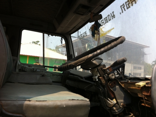 ขายฮีโน่ 3H เพลาเดียว เครื่อง HO7D 195 ตามสภาพ รถขับไม่ได้เพราะอุปกรณ์ต่างๆ ไม่ได้ประกอบ