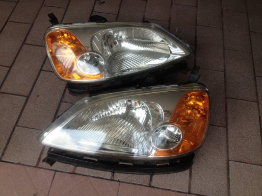 ไฟหน้า HONDA CIVIC ไดเเมนชั่นตัวนอกเก่าญี่ปุ่นสภาพตามรูปครับ ไฟหน้า HONDA CIVIC ไดเเมนชั่นตัวนอกเก่าญี่ปุ่นสภาพตามรูปครับ