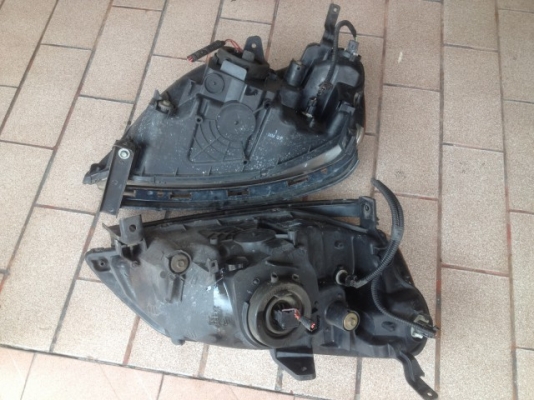 ไฟหน้า HONDA CIVIC ไดเเมนชั่นตัวนอกเก่าญี่ปุ่นสภาพตามรูปครับ ไฟหน้า HONDA CIVIC ไดเเมนชั่นตัวนอกเก่าญี่ปุ่นสภาพตามรูปครับ