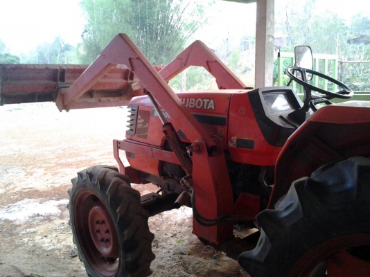 รถไถ คูโบต้าM50 ขายพร้อมหาง7 ใบดัน ราคา300000฿ ขายกใบมีดยกได้สูงมาก ราคา300,000 T.0856390132หนึ่งรับสาย