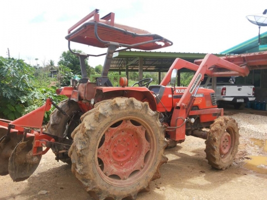 รถไถ คูโบต้าM50 ขายพร้อมหาง7 ใบดัน ราคา300000฿ ขายกใบมีดยกได้สูงมาก ราคา300,000 T.0856390132หนึ่งรับสาย