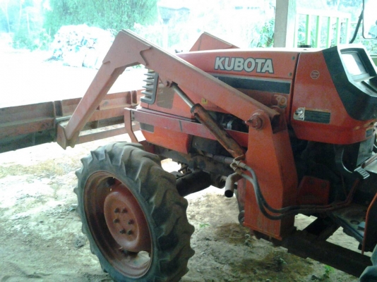 รถไถ คูโบต้าM50 ขายพร้อมหาง7 ใบดัน ราคา300000฿ ขายกใบมีดยกได้สูงมาก ราคา300,000 T.0856390132หนึ่งรับสาย