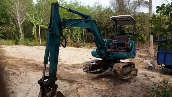 ขายรถขุดเล็ก แบคโครเล็ก komatsu pc30-7 สภาพพร้อมทำงาน