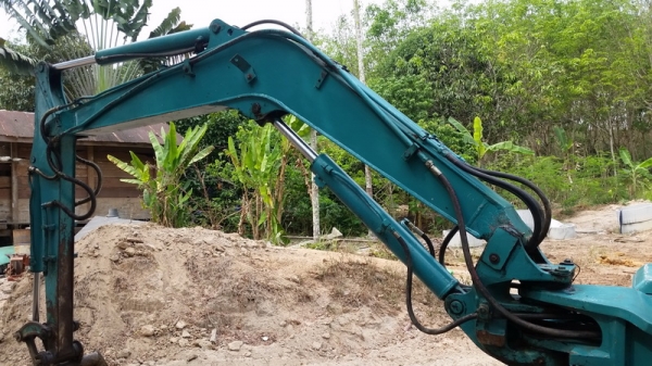 ขายรถขุดเล็ก แบคโครเล็ก komatsu pc30-7 สภาพพร้อมทำงาน