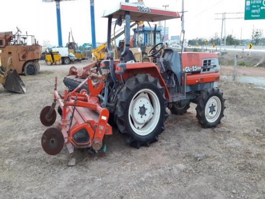 ขาย รถไถนานั่งขับ KUBOTA 25 แรง สภาพสวย 2 เพลา ขับ 4 WD