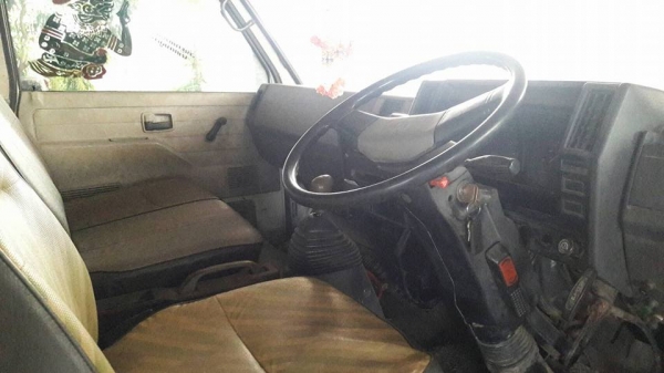 หกล้อ อีซุซุ คัชซี KS เครื่อง 4BD-เทอร์โบ หกล้อ อีซุซุ คัชซี KS เครื่อง 4BD-เทอร์โบ